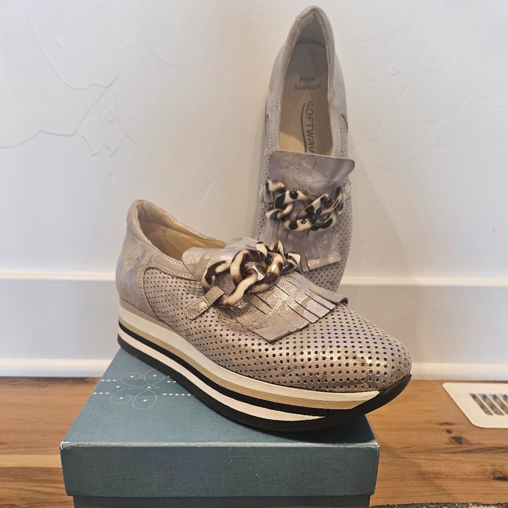 Softwaves CADIE Metallic Camo Slip-on Platform Loafer 39.5 - NEW in Box